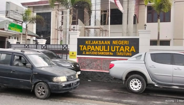 Mantan Kadis Pariwisata Kab.Tapanuli Utara Diperiksa Kejaksaan