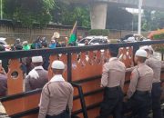 Demo Mahasiswa di Kantor Wali Kota Jaksel Diwarnai Perusakan