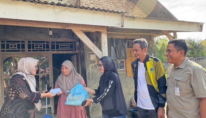 BKKBN Banten Salurkan Bantuan Program GENTING di Pandeglang