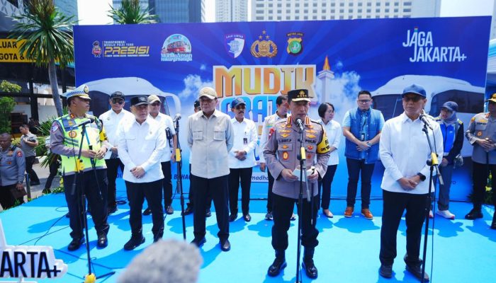 Kapolri Lepas 80 Bus Mudik Gratis, Pastikan Kesiapan Sopir Antar Masyarakat ke Tujuan