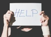 Polisi Selamatkan Pria Diduga Hendak Bunuh Diri di JPO Bekasi