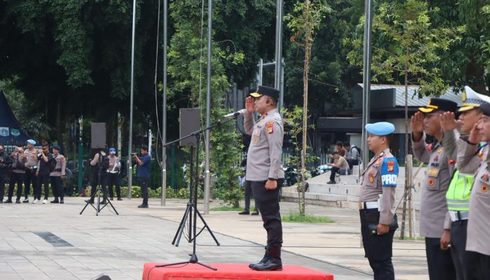7.728 Personel Gabungan Disiagakan Amankan Pembagian Sembako dan Pasar Murah di Monas