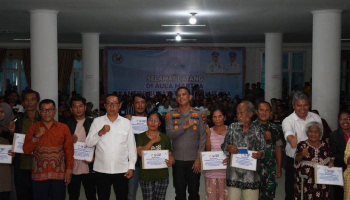 ‎Bupati Taput Salurkan Bantuan Kemensos Rp. 2,9 Miliar untuk Korban Bencana Hidrometeorologi ‎