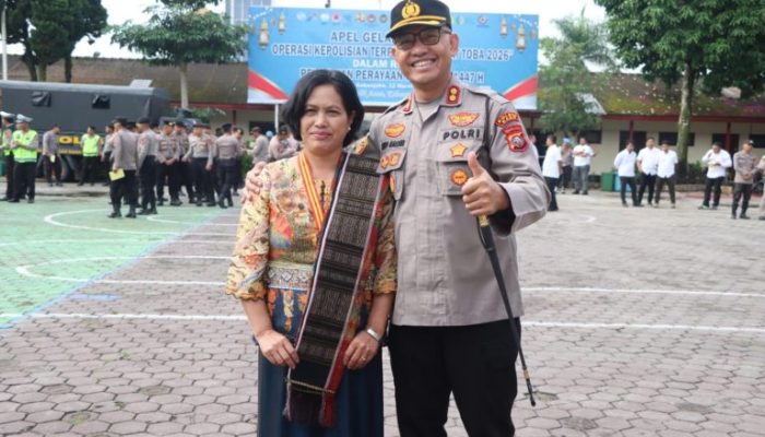 Di Balik Perayaan Ulang Tahun, Kapolres Karo Lepas ASN Purna Bakti dengan Haru