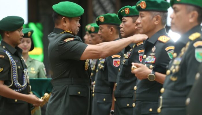 Estafet Kepemimpinan Tiga Pangdam dan Kapuskesad Resmi Berganti