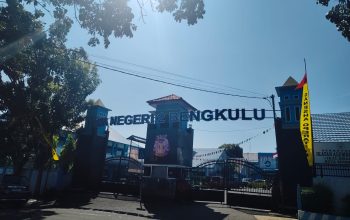 ‎PENGELOLAAN DANA BOS SMA 2 BENGKULU DISOROT: KOMITE MENGAKU TAK DILIBATKAN, KEPALA SEKOLAH SULIT DIKONFIRMASI