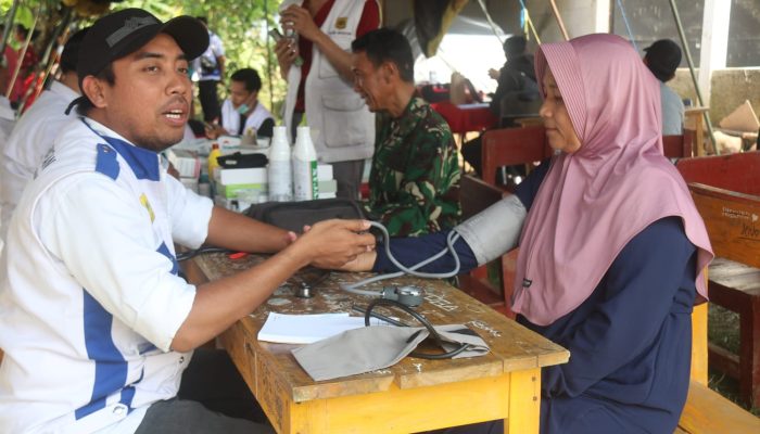 ‎Keberhasilan program TMMD ke-128 Kodim 0621/Kabupaten Bogor dalam memberikan layanan pengobatan gratis bagi warga Desa Banyuasih, Kecamatan Cigudeg
