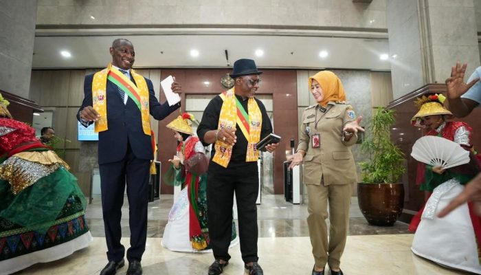 Pererat Hubungan Internasional, Wali Kota Jakarta Barat Terima Kunjungan Dua Kepala Daerah dari Kamerun