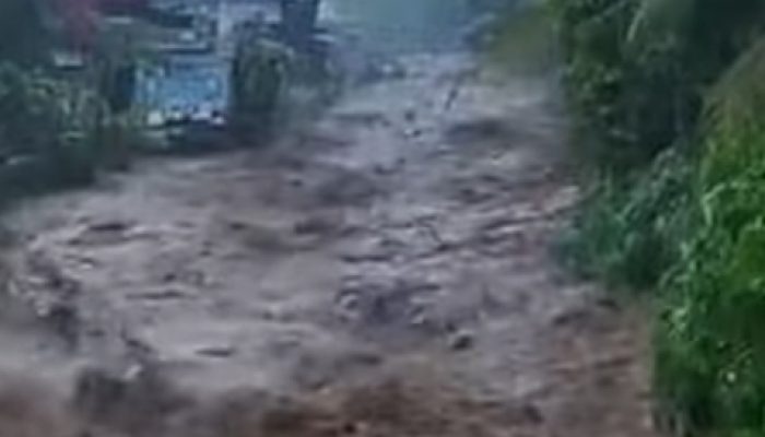 ‎Lebong Berduka: Curah Hujan Ekstrem Picu Banjir Bandang, Ratusan Rumah di Kabupaten Lebong Terendam