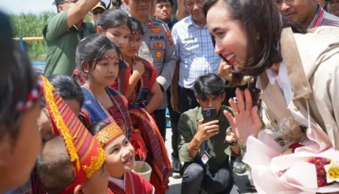 ‎Wakil Bupati Taput Sambut Kunjungan Menpar RI di Muara, Paparkan Rencana Open Water Swimming 2026