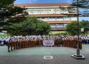 Polisi Jadi Inspektur Upacara di SMPN 244 Jakarta, Tekankan Bahaya Tawuran, Narkoba, dan Bullying