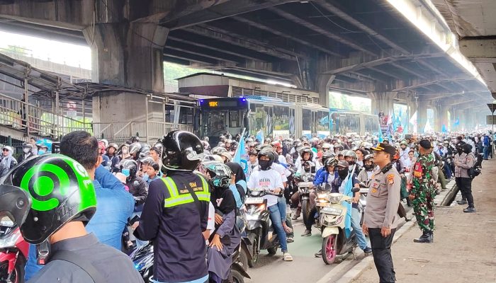 Ribuan Buruh Lintasi Kelapa Gading saat May Day 2026, Polisi Pastikan Situasi Aman dan Kondusif