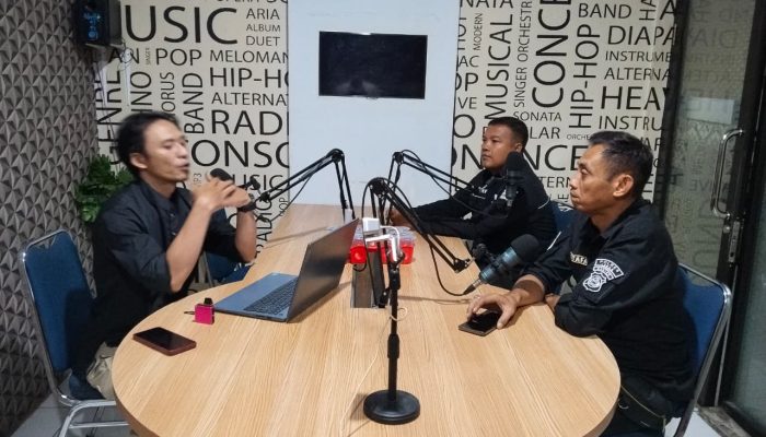 Polres Lebak Optimalkan Sosialisasi Layanan 110 melalui Media Radio dan Videotron