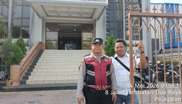POLSEK METRO PENJARINGAN PERKETAT PENGAMANAN IBADAH KENAIKAN YESUS KRISTUS, RIBUAN JEMAAT BERIBADAH KHIDMAT DAN AMAN