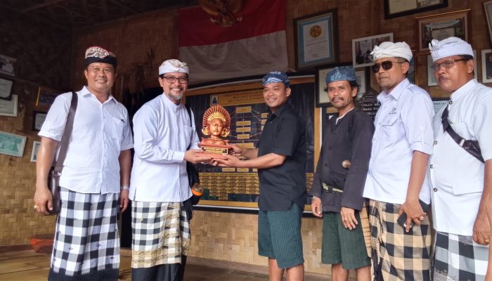 Ketua Adat Bali Kunjungi Desa Adat Kanekes, Disambut Hangat Jaro Oom