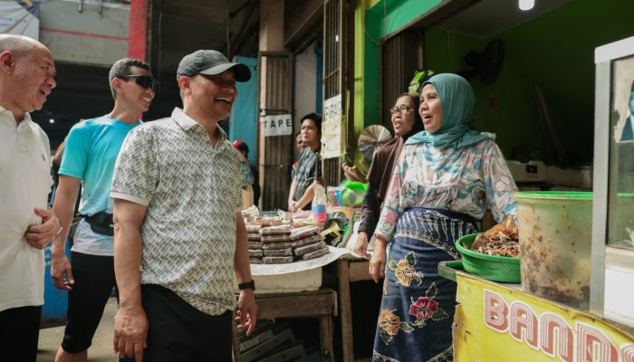 Blusukan ke Pasar Wage Purwokerto, Gubernur Luthfi Janjikan Revitalisasi Lantai Dua