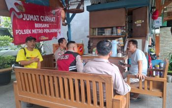 JAGA JAKARTA+ — JAGA WARGA, Polsek Metro Penjaringan Perkuat Kedekatan dengan Masyarakat Lewat Jumat Curhat di Pluit