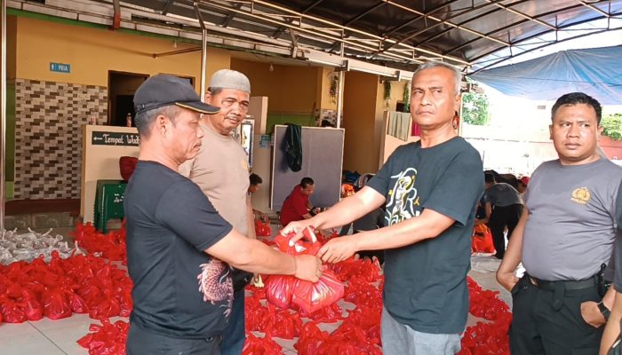 Polsek Koja Gelar Penyembelihan Hewan Kurban 1447 H, Salurkan Ratusan Bungkus Daging untuk Warga