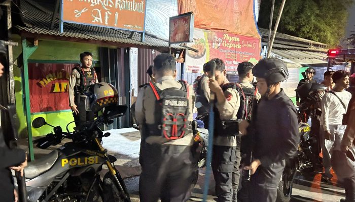 Dalam Rangka Patroli KRYD dan Razia Stasioner, Tim Patroli Perintis Jaga Jakarta Amankan Dua Remaja di duga Menyimpan Senjata Tajam