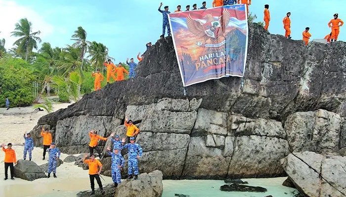 Lanud RSA-Basarnas Natuna Kibarkan Garuda Pancasila di Perbatasan, Teguhkan Persatuan Bangsa