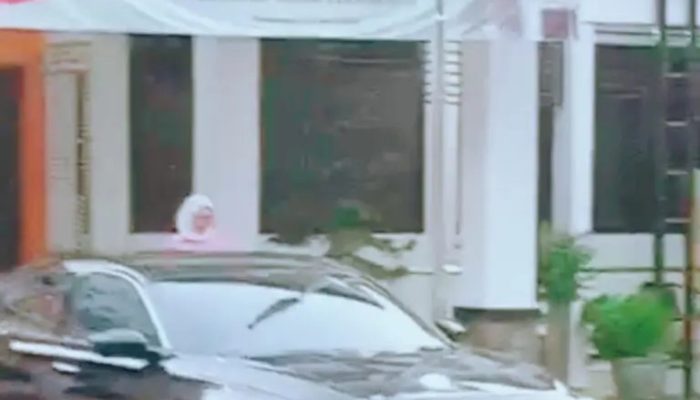 Jalani Pemeriksaan 8 Jam di Kejari Purwakarta, Anne Ratna Mustika Bungkam ke Media