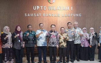 Tingkatkan Kualitas Pelayanan dan Pendapatan, Direktur Operasional Jasa Raharja Berikan Pembinaan di Lampung dan Tinjau Samsat Rajabasa