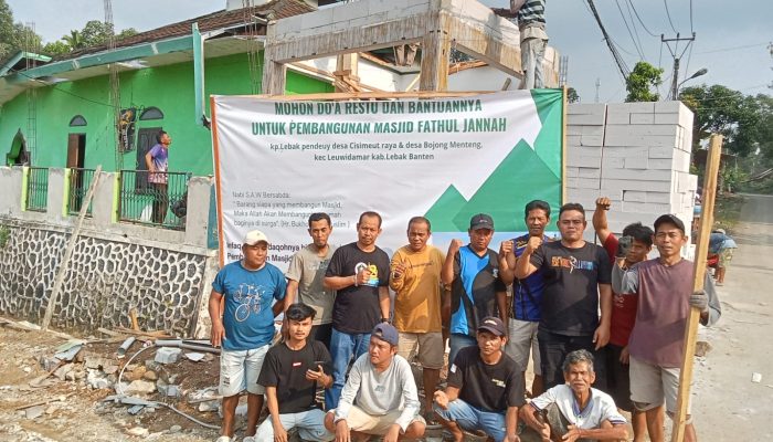Bendahara Umum Ormas Jayagati Banten Kunjungi Pembangunan Masjid Fathul Jannah, Disambut Hangat dan Dihargai Bantuannya oleh Warga