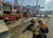 Polres Bengkulu Utara Gelar Bakti Religi Hari Bhayangkara ke-80: Bersihkan Tempat Ibadah dan Salurkan Bantuan Semen