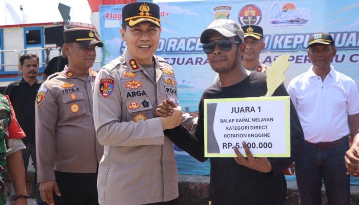 Hari Bhayangkara ke-80, Kapolres Kepulauan Seribu Buka Lomba Mancing dan Balap Kapal Nelayan Tradisional