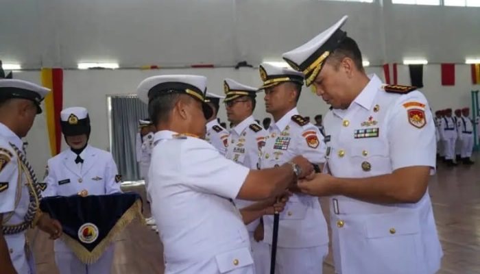 Putra Nias Resmi Pegang Tongkat Komando, Laksda TNI Sarimpunan Tanjung Pimpin Sertijab Danlanal Nias