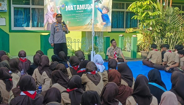 Polsek Koja Edukasi Siswa Baru Lewat Program Police Goes to School, Tekankan Bahaya Tawuran dan Kenakalan Remaja