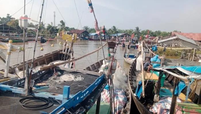 Nelayan Sialang Buah Sergai Mogok Melaut Akibat Angin Kencang dan Kelangkaan Solar ‎