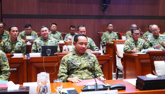 Panglima TNI Bersama Wamenhan RI Hadiri Raker Bersama Komisi I DPR RI
