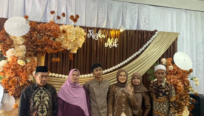 Kepala Sekolah SD IT Amani Ar Rasyid Resmi Dilamar, Prosesi Berlangsung Khidmat di Cengkareng