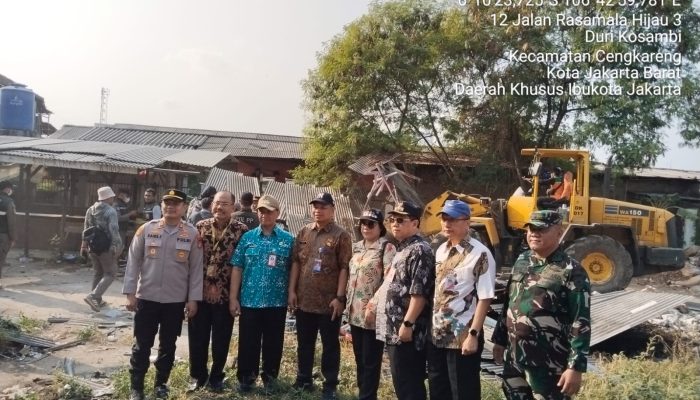 Pemkot Jakarta Barat Tertibkan Aset Milik Pemprov DKI di Duri Kosambi