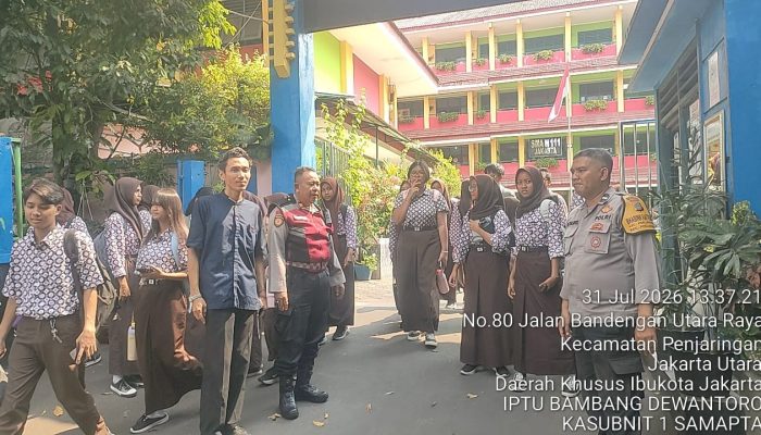 JAGA JAKARTA, JAGA LINGKUNGAN – ANTISIPASI TAWURAN SAAT BUBARAN SEKOLAH DI WILAYAH POLSEK METRO PENJARINGAN