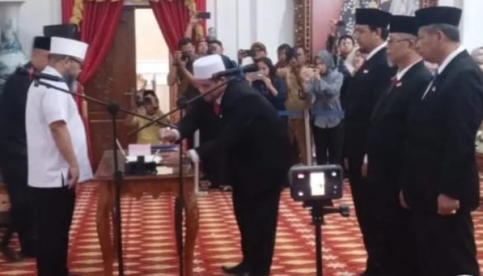 Gubernur Helmi Hasan Lantik Ustadz Yulkamra Jadi Ketua Baznas Provinsi Bengkulu Periode 2026–2031
