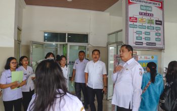Direktur RSUD Tarutung Monitor Sejumlah Unit Pelayanan, Pastikan Operasional Pelayanan Sesuai Standar