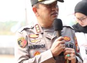 Semarak HUT RI ke-81, Kapolres Metro Jakbar dan Warga Tanam Pohon di Daan Mogot