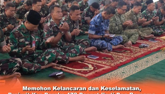 Memohon Kelancaran dan Keselamatan, Prajurit Yon Parako 472 Pasgat Ikuti Doa Bersama Jelang Demo Udara HUT Ke-81 RI