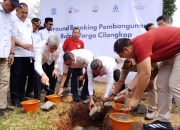 Walikota Lakukan Peletakan Batu Pertama Pembangunan Balai Warga di Cilangkap