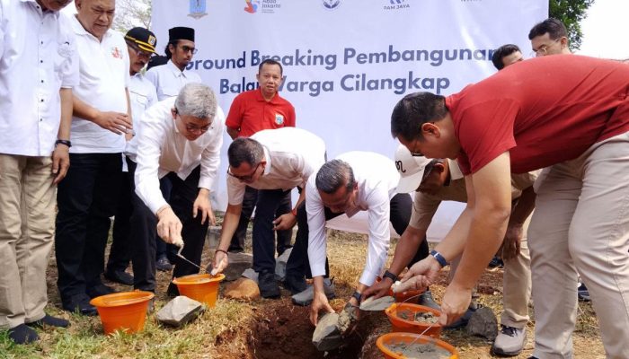 Walikota Lakukan Peletakan Batu Pertama Pembangunan Balai Warga di Cilangkap