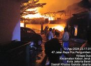‎Gudang Peralatan Bayi di Kebon Jeruk Terbakar, 17 Unit Mobil Damkar Diterjunkan
