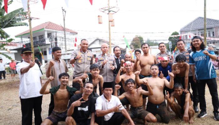 Semangat Kemerdekaan, Kapolda Banten Rayakan HUT ke-81 RI Bersama Masyarakat