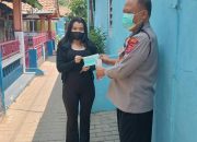 Personil Polsek Cijaku Polres Lebak Bagikan Masker di Daerah Hukum Kec. Cijaku dan Cigemblong