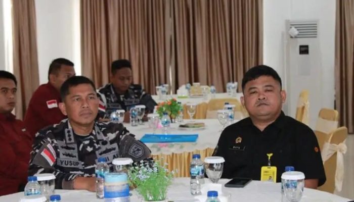 Komandan Lanal Ranai Terima Penyerahan Surat Alas Hak Tanah di Pulau Midai