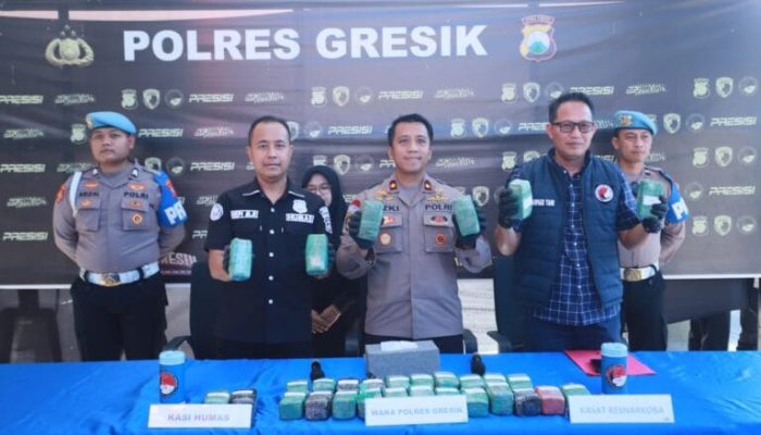 Ganja Vespa Mewah Disergap Polisi di Gudang Ekspedisi Gresik