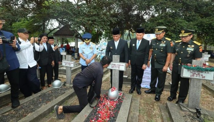 Ziarah Dalam Rangka HUT Sulut di TMPN Kalibata