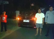 Respons Cepat Layanan 110, Polisi Bantu Masyarakat yang Mengalami Mobil Mogok di Sajira