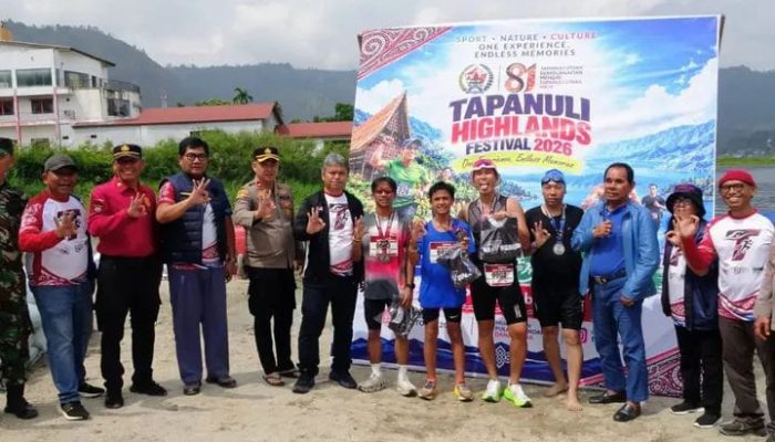 Bupati Tapanuli Utara Buka Tapanuli Highlands Festival 2026, Ikut Open Water Swimming Rute Sibandang – Muara